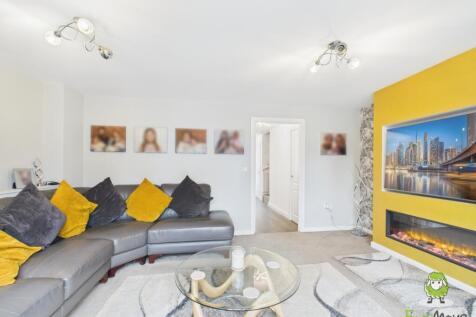 EweMove Estate Agents Basingstoke - Longwood Copse