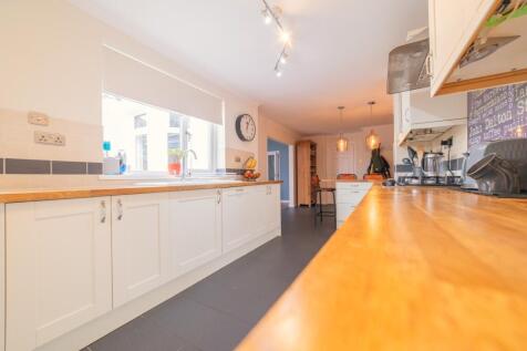 Award-winning Media team on EVERY Listing_5