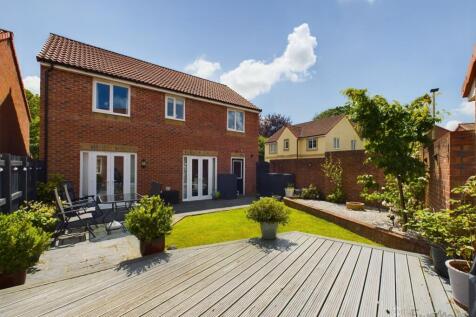 EweMove - Sycamore Drive - Rear Garden