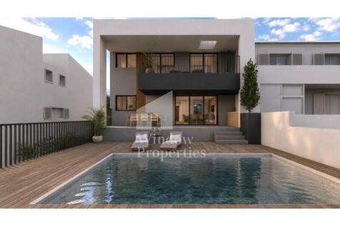 4 Bedroom Villa with Pool