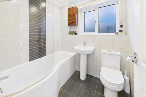 CAM02093G0-PR0067-STILL011