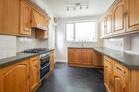 Raeburn Avenue The Crossways KT5 photo 2