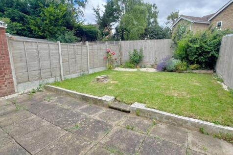 Goldsmith Drive, Newport Pagnell photo 5