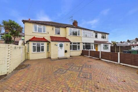 Petersfield Road, Staines-Upon-Thames, Surrey, TW18 photo 3