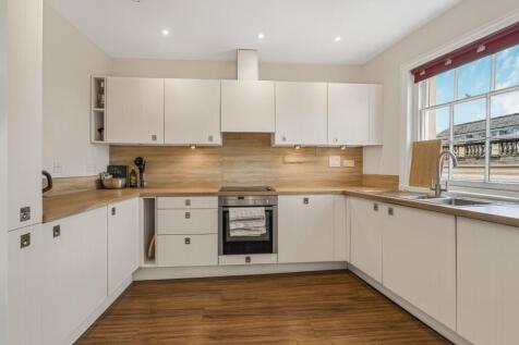 Flat 5 99 Promenade-5.jpg