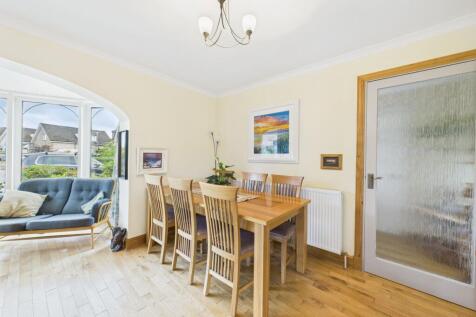 Lounge/Dining Angle 6