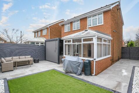 2 Albany Court