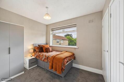 Room 4 with ensuite