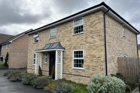 5 bedroom Detached for rent