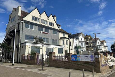 E-917242 - 20 The Esplanade, Kirkley, Lowestoft NR33 0QG photo 5