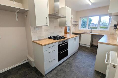 232 London Road - kitchen NEW 4(brochure).jpg