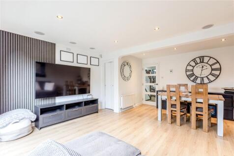 Living/Dining Area