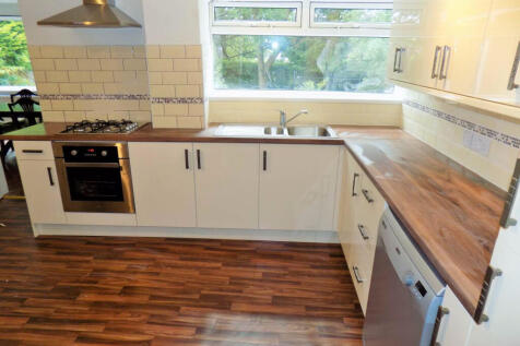 The Avenue, Alwoodley, Leeds, LS17 photo 3