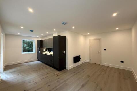 Living Area pic 2.jpeg