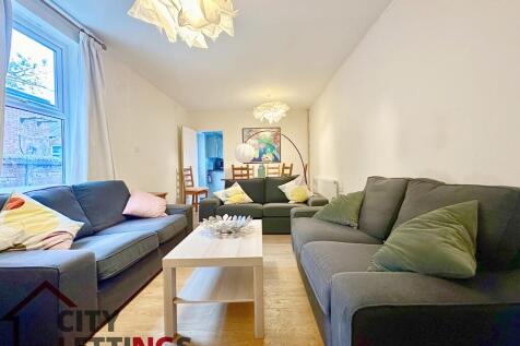 6-bed terraced on Douglas Road, Lenton, £3,120/mo