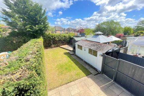 Carr Manor Road, Moortown, Leeds, LS17 photo 5