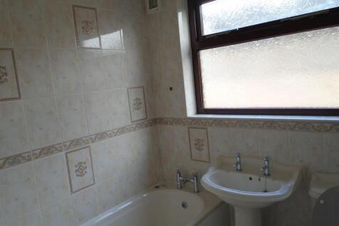 Amport Close, Brighouse, HD6 3TE photo 5