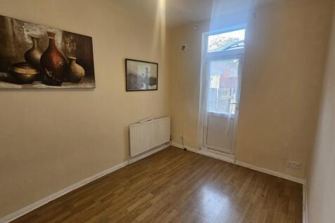 Ley Street, Ilford, Redbridge photo 4