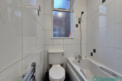 Grassfield Avenue, Salford photo 3