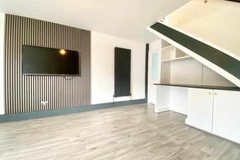 Lounge 3.jpg