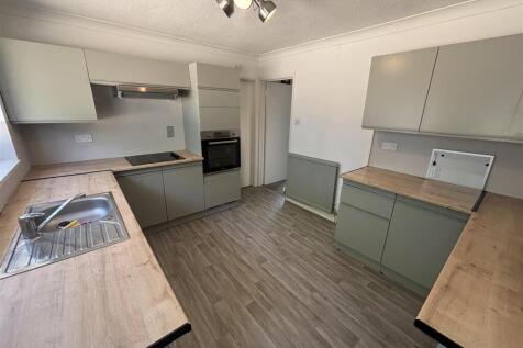 Saffron Close, Brandon photo 3