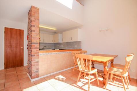 Kitchen &amp; dining