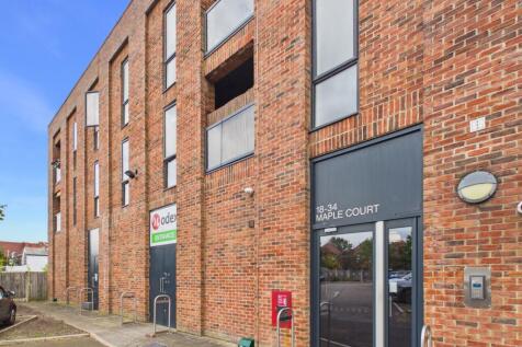 Maple Court - EweMove - Entry
