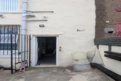 Ingham Street - Outside