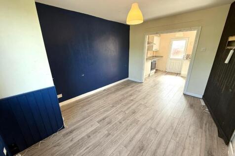 Winchester Avenue, Ellesmere Port, Cheshire, CH65 photo 3