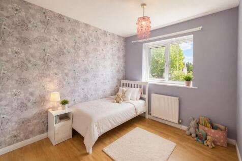 Channel Close, Hounslow, TW5 photo 4