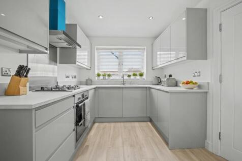 The Pinewoods, Wyken - Kitchen
