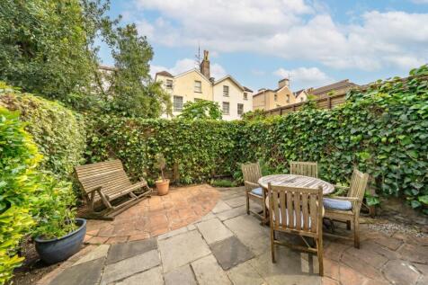 Private Walled Rear Garden