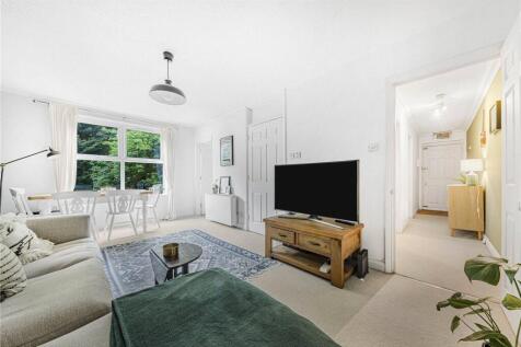 London, SE23 - property photo