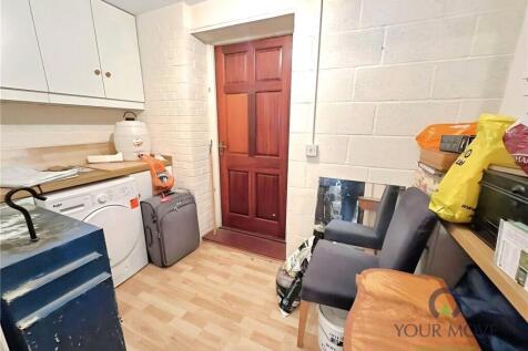 Garage Utility Room