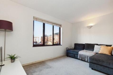 Flat 4, 62 Palmerston Road reception 1.jpg