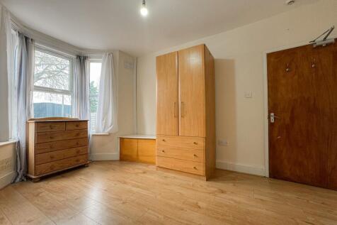St. Peters Road, Reading, RG6 photo 3