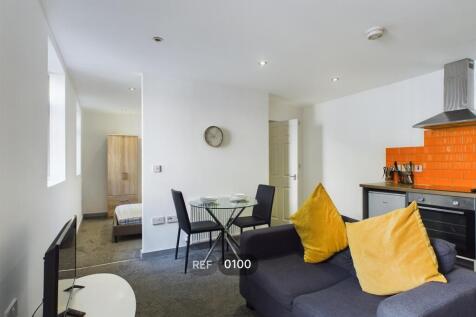 Kitchen &amp; Living area