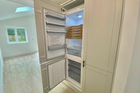 Built in fridge/freezer