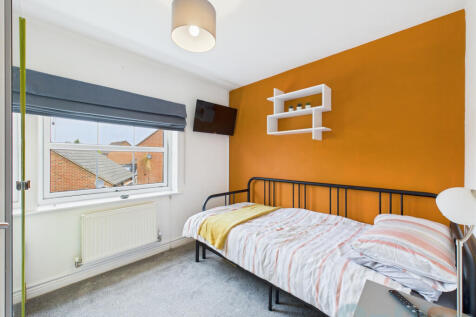 CAM04024G0-PR0029-STILL008