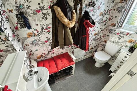 Cloakroom/Wc