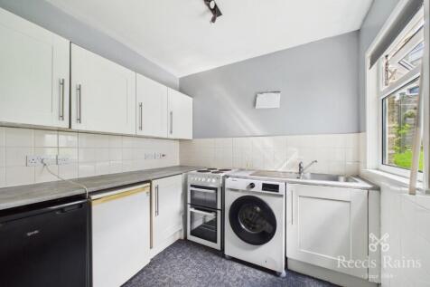 Blagden Lane, Huddersfield, West Yorkshire, HD4 photo 4