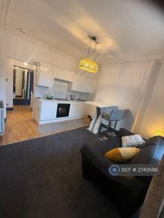 Lounge / Kitchen