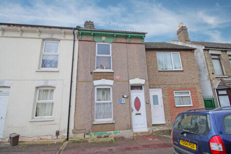 3 bed terraced house for sale Seymour Road, Chath