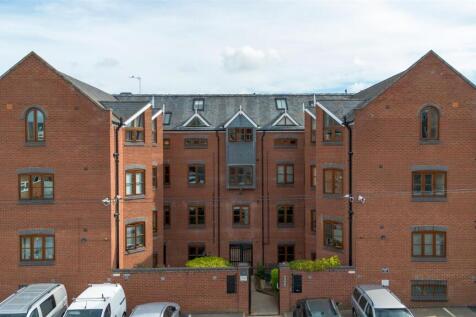 6-bed flat on 8, 9 Wise Street, Leamington Spa, £3,360/mo