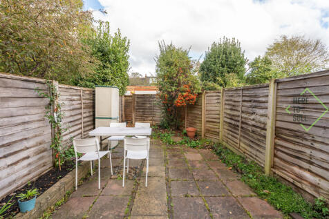 28 Petworth Road, N12 9HH-8