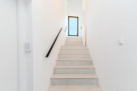 Property Image 100