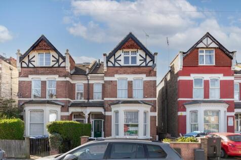 Second Floor Flat, 3 Park Road, Harlesden, London, NW10 8TB