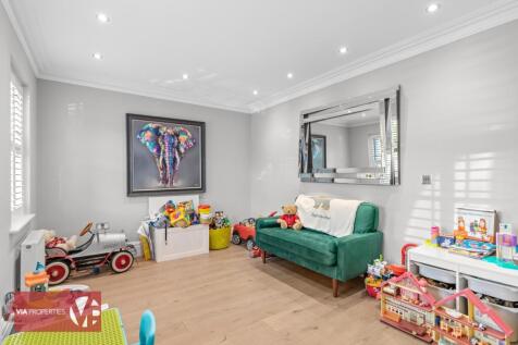 22 Baas Lane Broxbourne via properties estate letting commercial