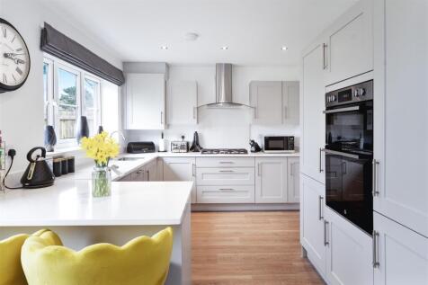 Kitchen 1.jpg