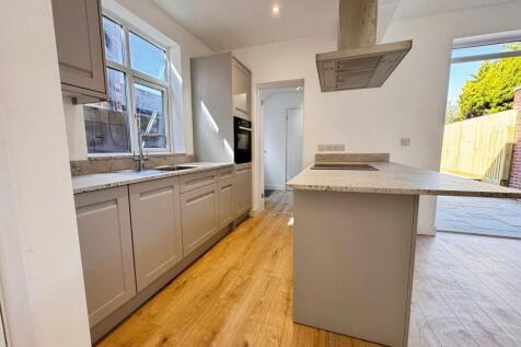 Elmhurst Avenue, Melton Mowbray, Leicestershire, LE13 photo 3